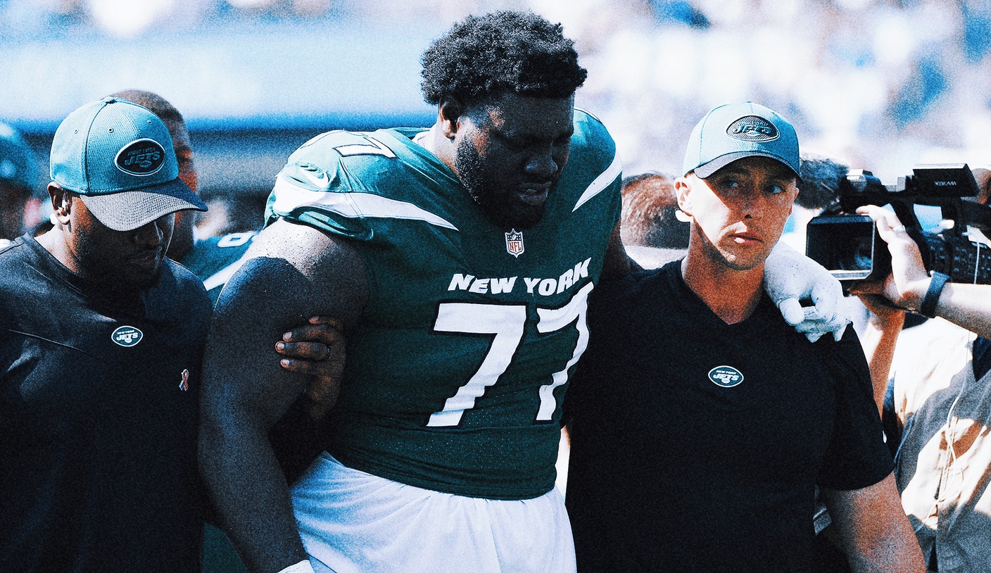 Jets offensive tackle Mekhi Becton is set to play for the first