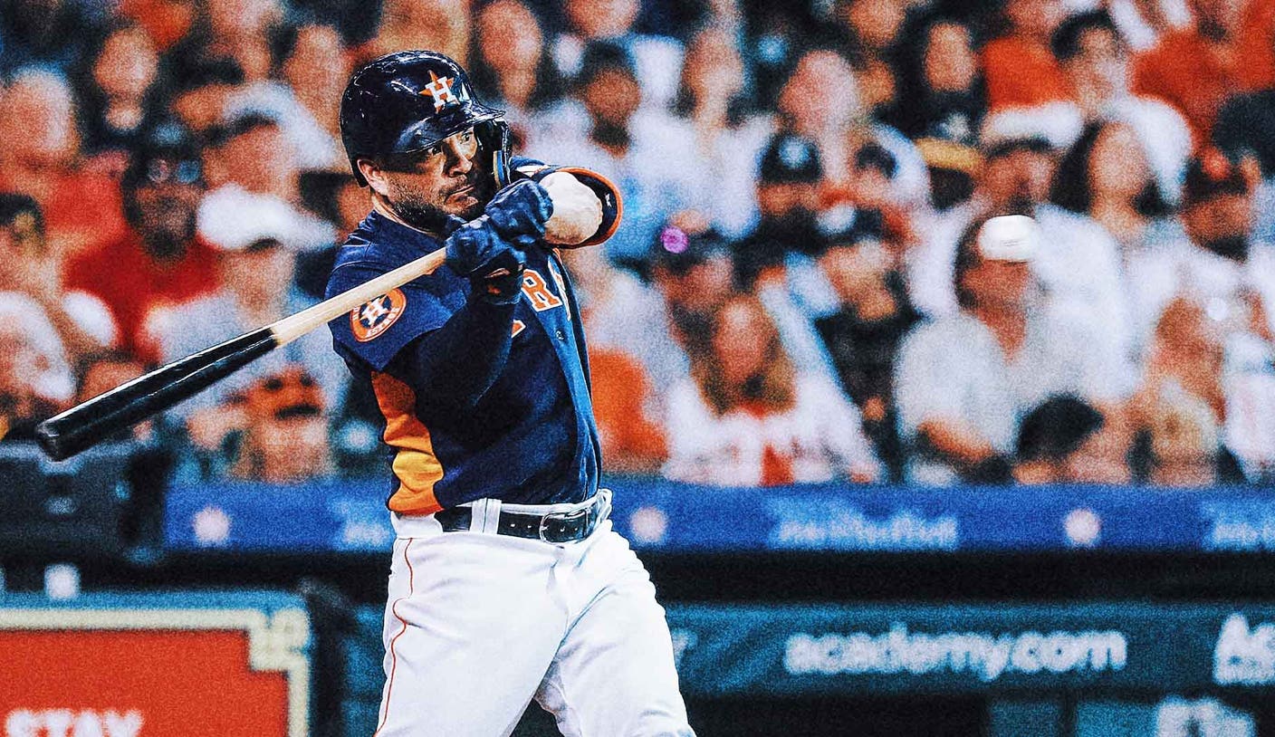 News Photo : Outfielder Jose Cruz of the Houston Astros bats