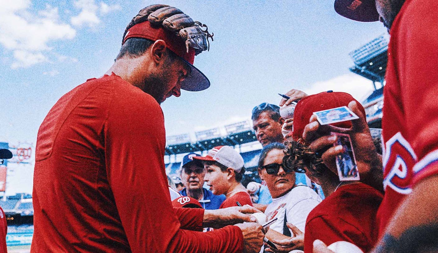 Nationals, Phillies players mingle with Little Leaguers