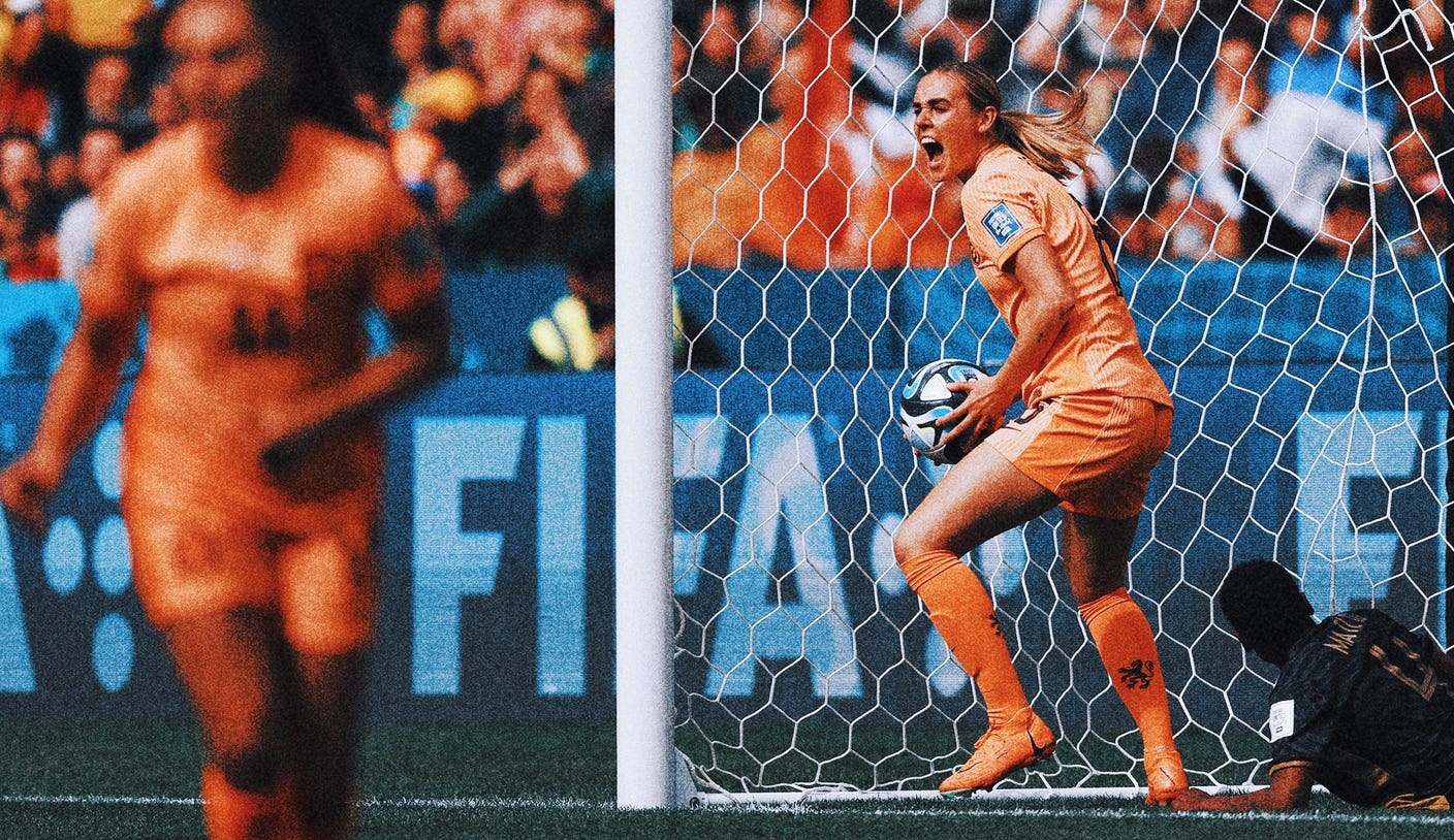 Netherlands seals quarters spot thanks to horrendous GK error