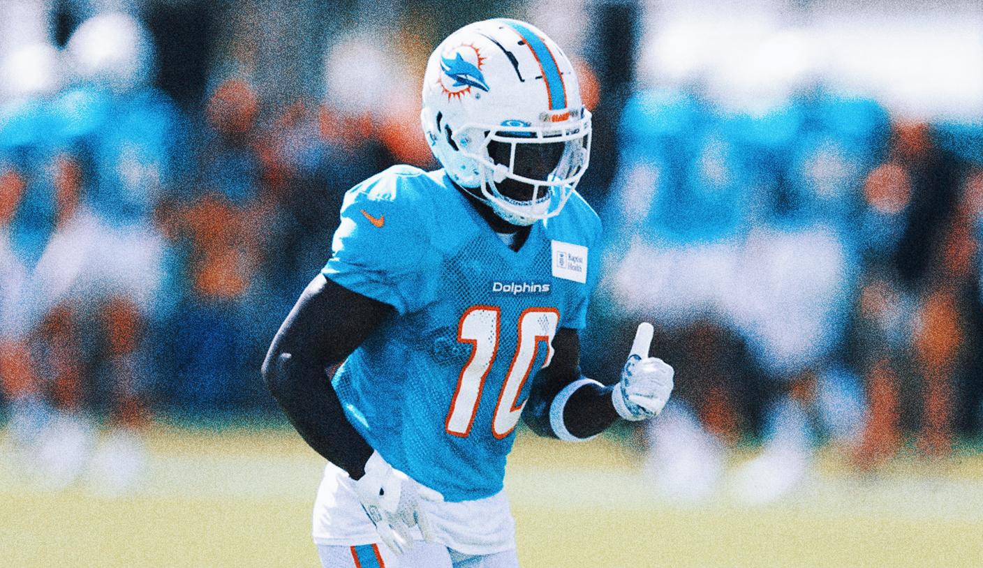 Tyreek Hill chasing 2,000 receiving yards — can he do it? Odds, predictions