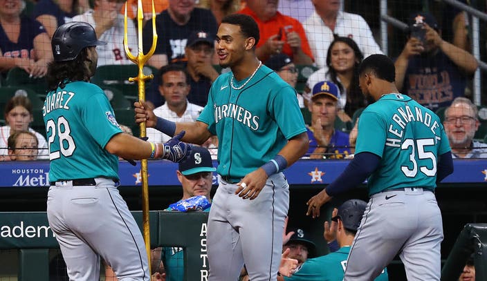 Rodriguez's 17-hit deluge helps put the plucky Mariners back in the AL  playoff race