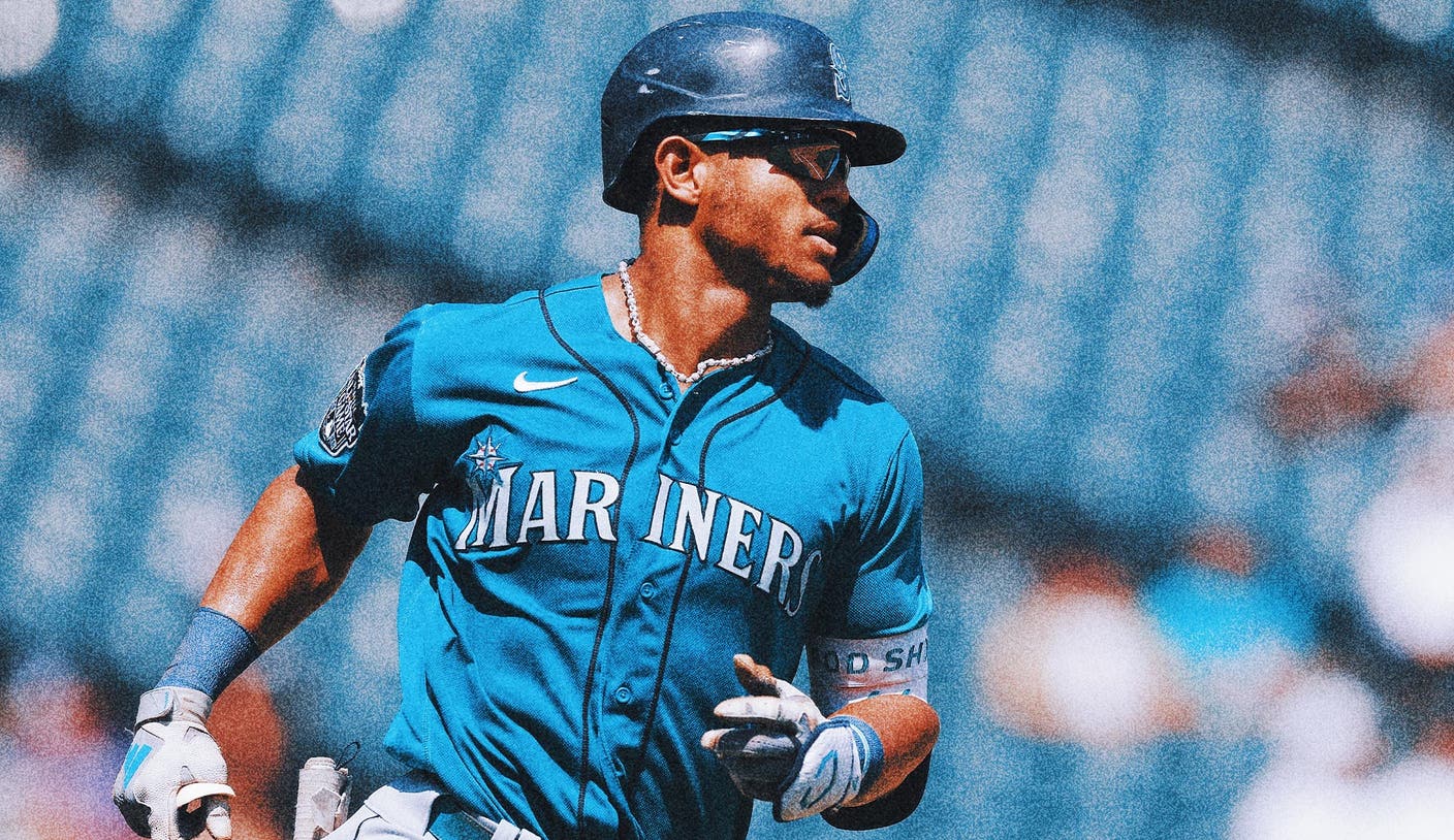 Mariners and Astros wear 1990s jerseys