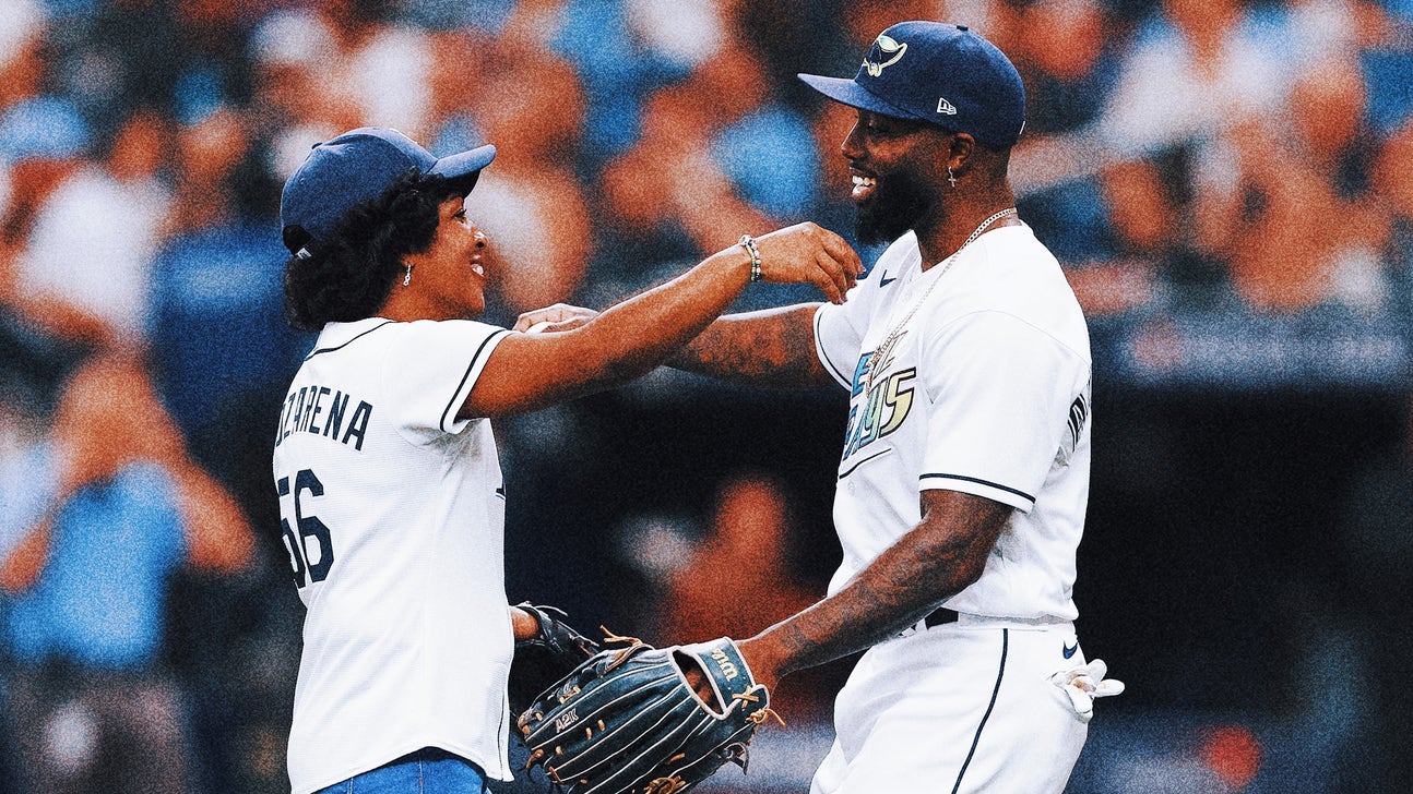 Randy Arozarena reunites with mother for first pitch before Rays playoff opener