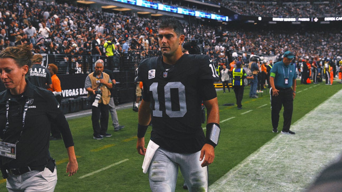 Raiders QB Jimmy Garoppolo (back) reportedly won’t play Sunday at Chicago