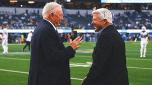 NEXT Trending Image: Jimmy Johnson embraces Jerry Jones, Michael Irvin during Cowboys' win over Chargers