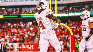 NEXT Trending Image: CJ Baxter scores late TD, Texas derails Houston's late drive for 31-24 win