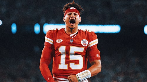 NFL Trending Image: Chiefs' Patrick Mahomes sets the NFL record for the fastest to reach 200 TD passes
