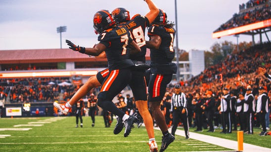DJ Uiagalelei helps power No. 15 Oregon State to 36-24 win over No. 18 UCLA