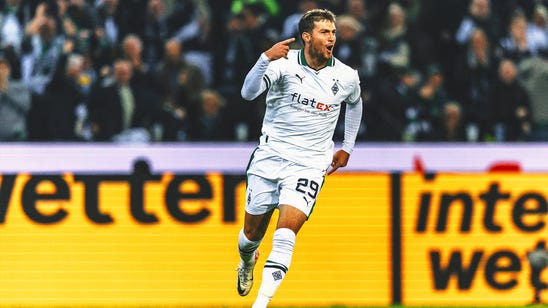 USMNT defender Joe Scally scores late to give Gladbach draw