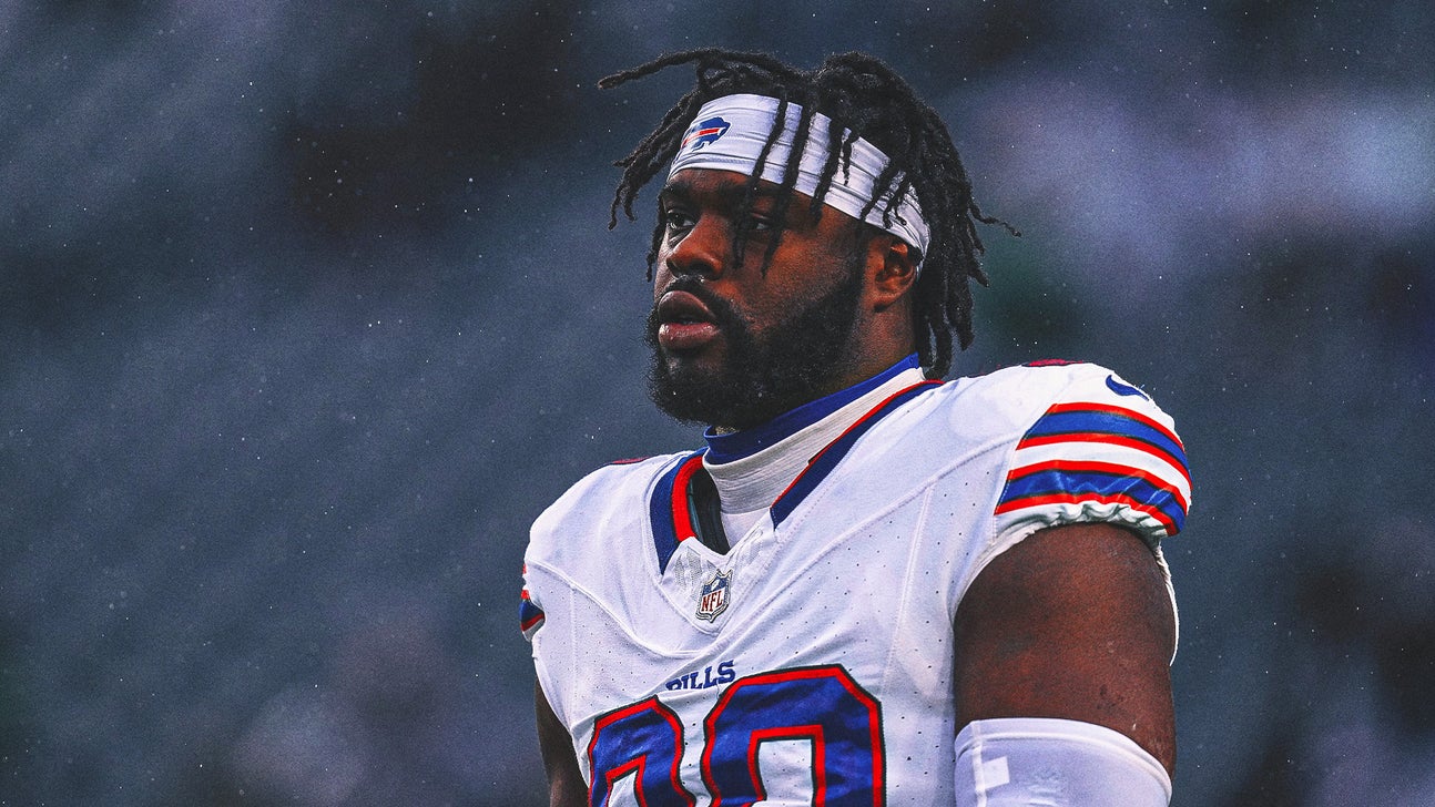 Bills DE Shaq Lawson confronts, appears to shove fan during loss to Eagles