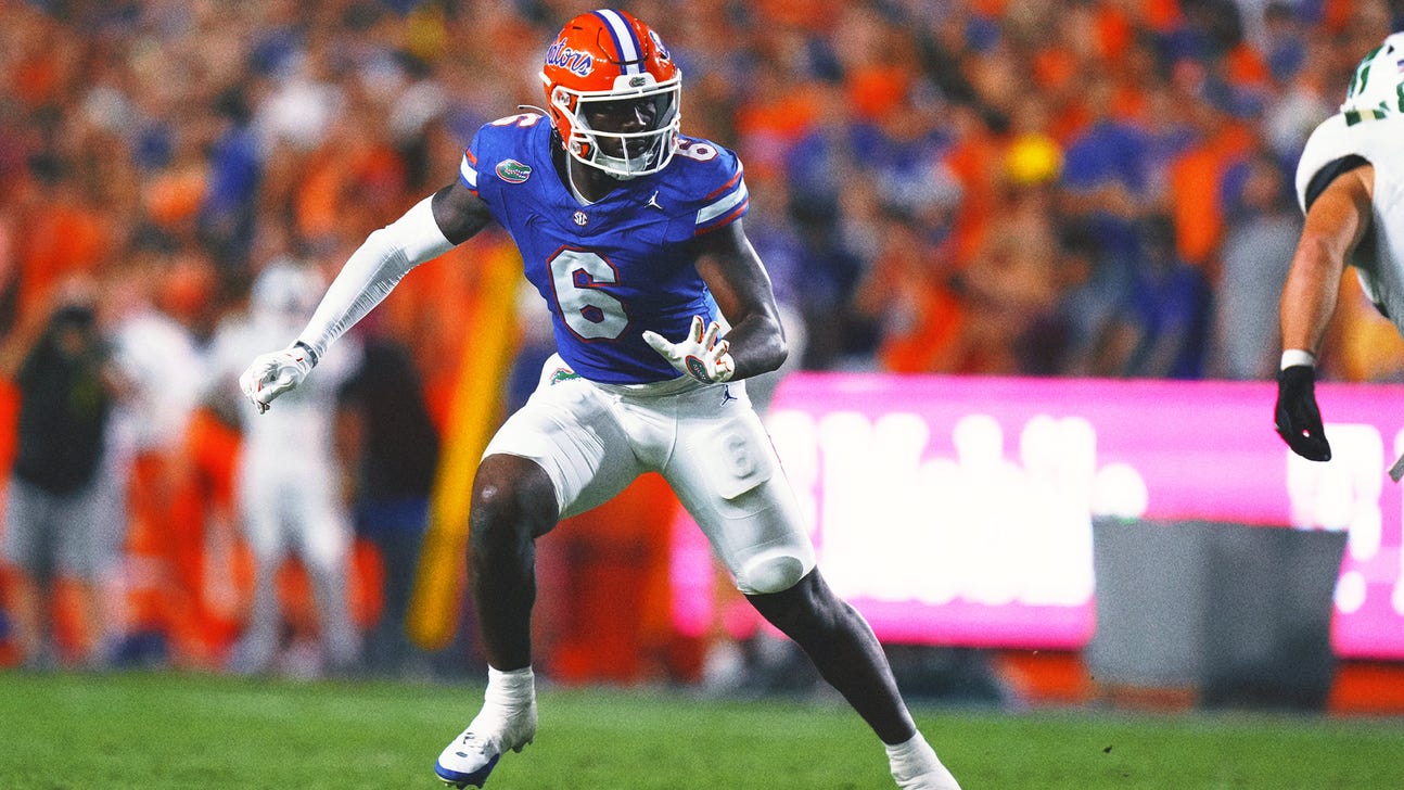 Florida loses leading tackler Shemar James for the season because of a dislocated kneecap