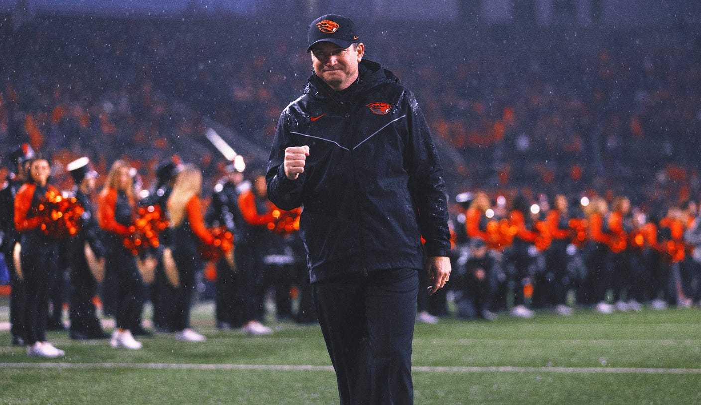 Oregon State AD says keeping coach Jonathan Smith is top priority