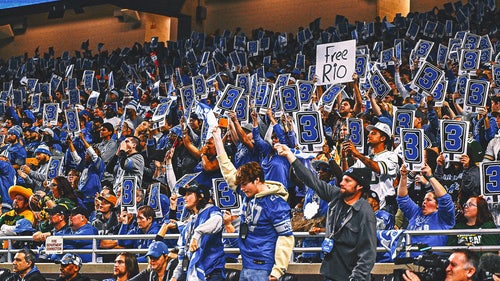 DETROIT LIONS Trending Image: The Lions have (still) never won on Thanksgiving when the moon is in this phase