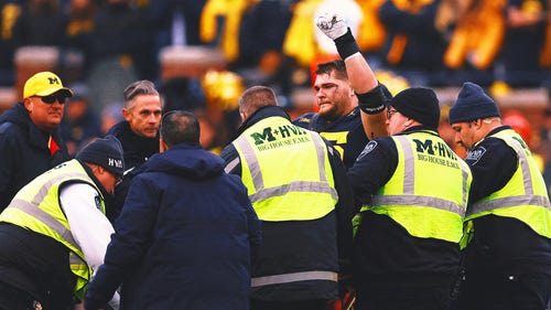 BIG TEN Trending Image: Michigan OL Zak Zinter undergoes surgery after suffering broken tibia, fibula