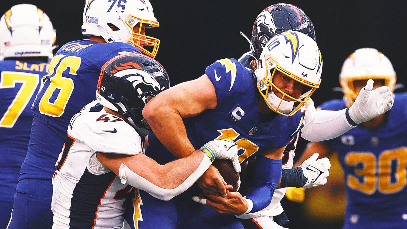 Justin Herbert fractures finger on throwing hand in loss to Broncos; timeline unclear