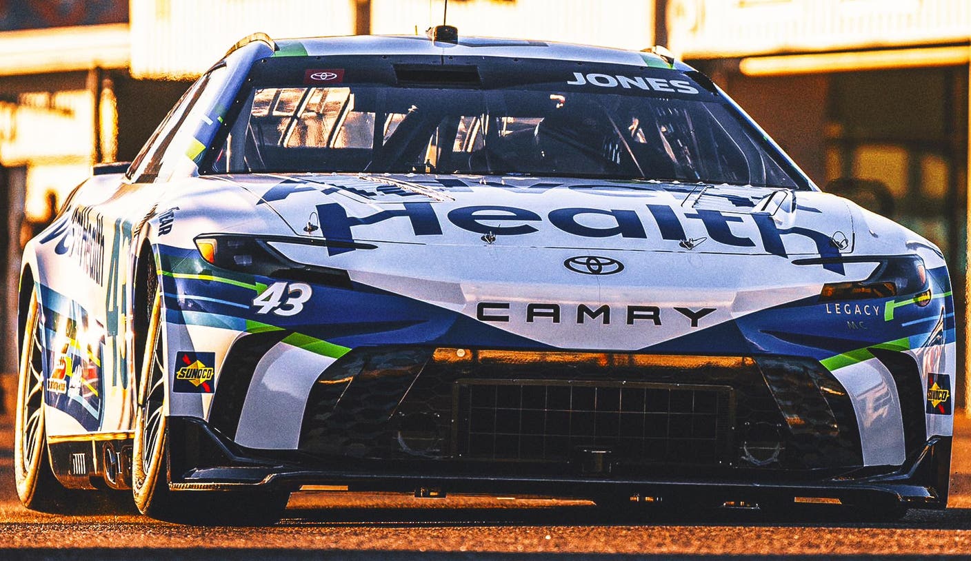 Phoenix test provides first look at new Cup Series bodies for Fords