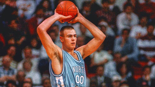 COLLEGE BASKETBALL Trending Image: Mantan bintang bola basket Carolina Utara Eric Montross meninggal pada usia 52 tahun