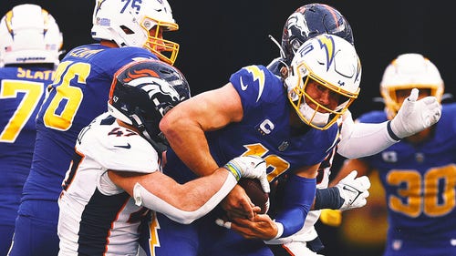 LOS ANGELES CHARGERS Trending Image: Justin Herbert fractures finger on throwing hand in loss to Broncos; timeline unclear