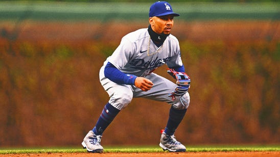 Dave Roberts expects Mookie Betts to be Dodgers' regular second baseman in 2024