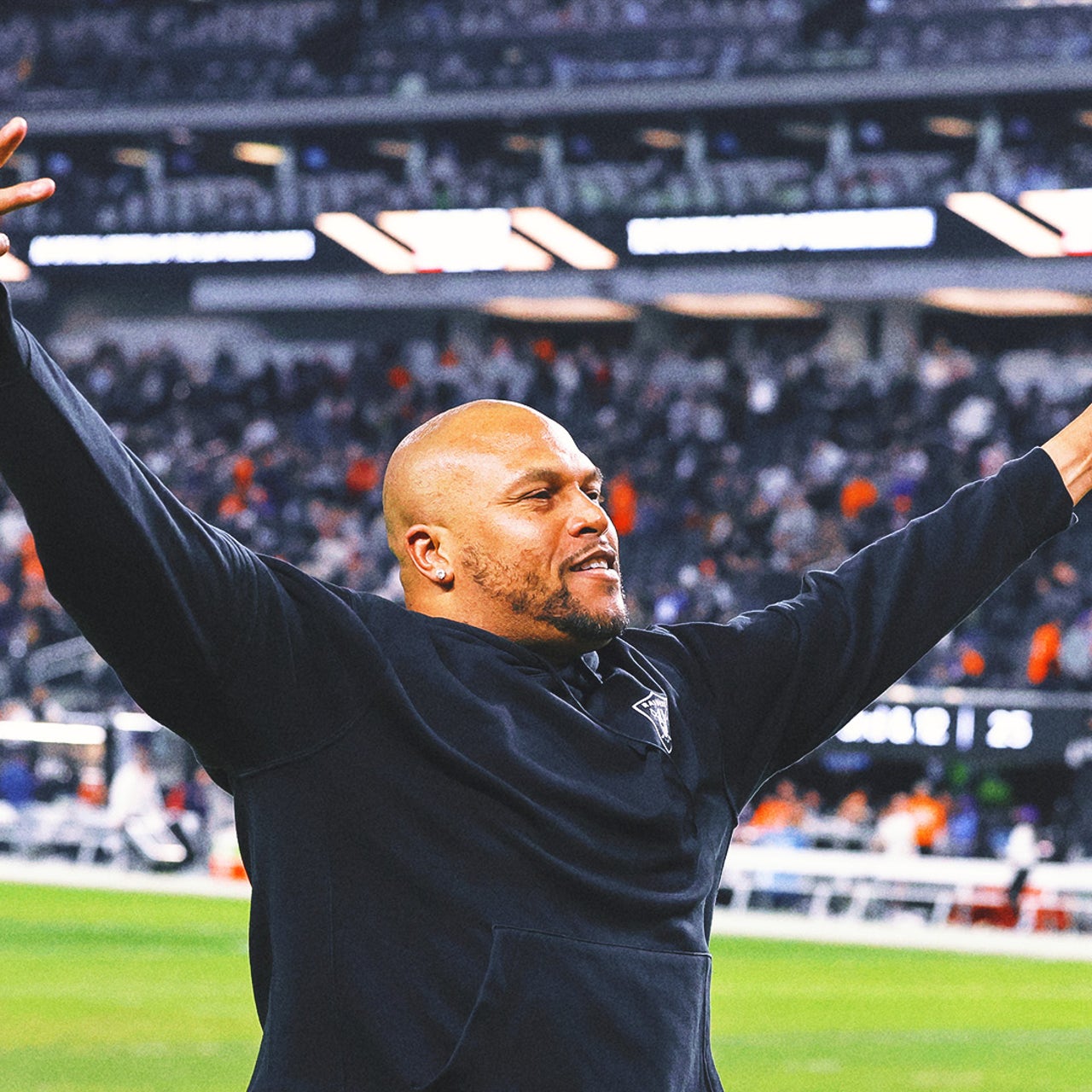 Raiders remove interim tag from head coach Antonio Pierce | FOX Sports