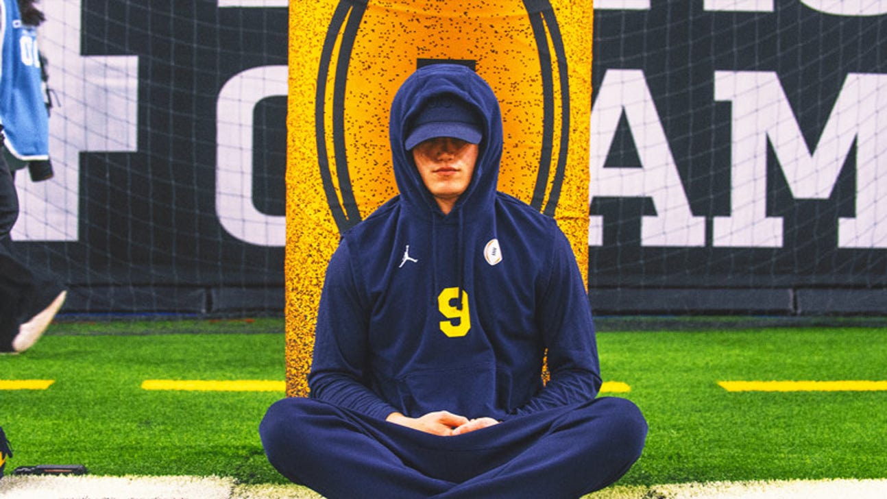Michigan QB J.J. McCarthy gets pregame meditation in before CFP championship against Washington