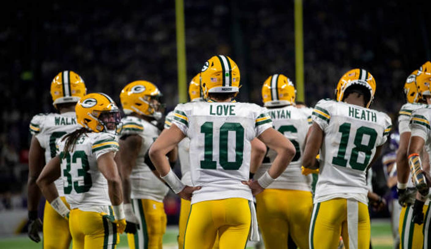 Dallas Cowboys Vs Green Bay Packers NFC Wild Card Round 2023 NFL   Minneapolis Minnesota Jordan Love Of The Green Bay Packers Huddles With His Team In The Third 