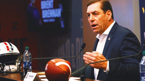 COLLEGE BASKETBALL Trending Image: Arizona to transition athletic director Dave Heeke out in early February