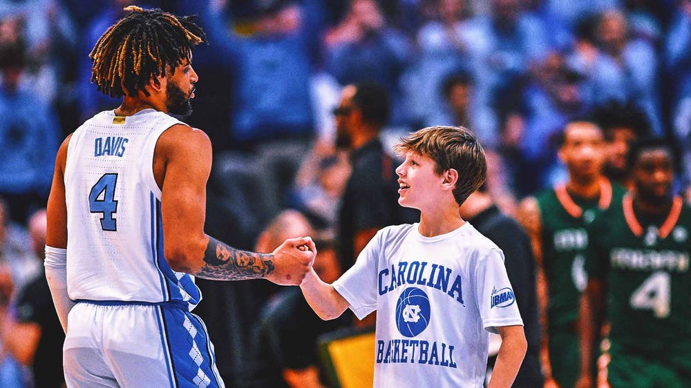 RJ Davis' 42-point night breaks Smith Center scoring mark set in 2006