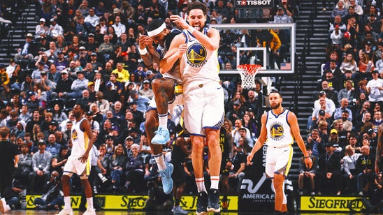 Klay Thompson, Steph Curry combine for 51 points as Warriors beat Jazz without Steve Kerr