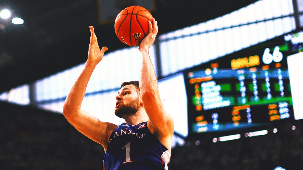 Men's AP Top 25: Houston No. 1, Kansas drops out of top 10 for first time in 3 years