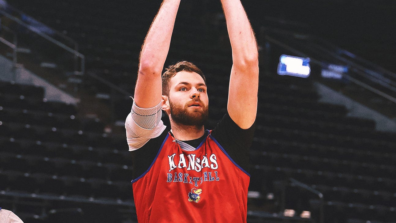 Kansas coach Bill Self: Hunter Dickinson has 'no limitations' heading into tourney