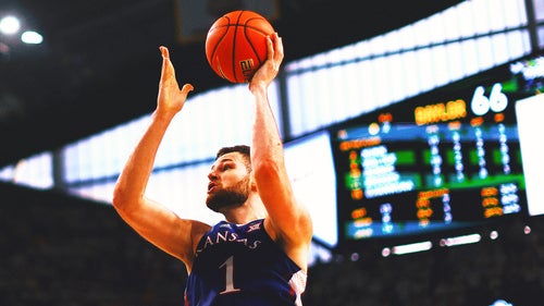 COLLEGE BASKETBALL Trending Image: Men's AP Top 25: Houston No. 1, Kansas drops out of top 10 for first time in 3 years