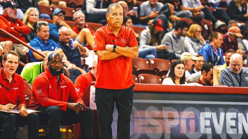 COLLEGE BASKETBALL Trending Image: Top-ranked Houston loses another player to a season-ending injury