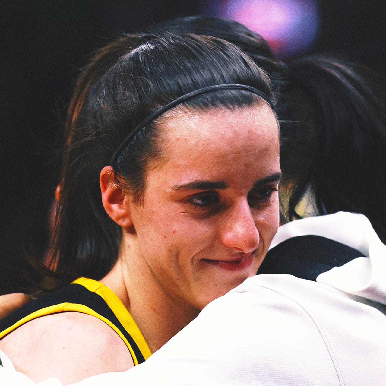 Iowa's Caitlin Clark focuses on positives as 'perfect year,' college career  close | FOX Sports