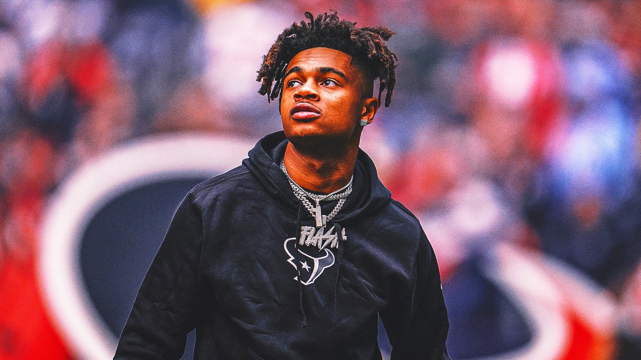 Texans WR Tank Dell carted off with dislocated knee cap after TD vs. Chiefs