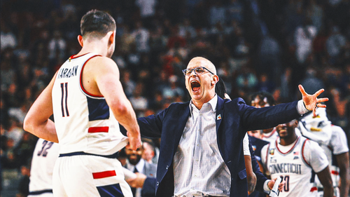 COLLEGE BASKETBALL Trending Image: Dan Hurley staying at UConn, turns down Lakers' head coaching job