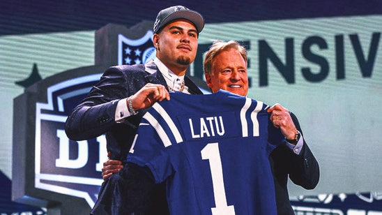 Colts pick first defensive player in draft, bolster pass rush with Laiatu Latu
