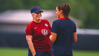 Emma Hayes making strong first impression at USWNT camp: 'She’s a coach you want to play for'