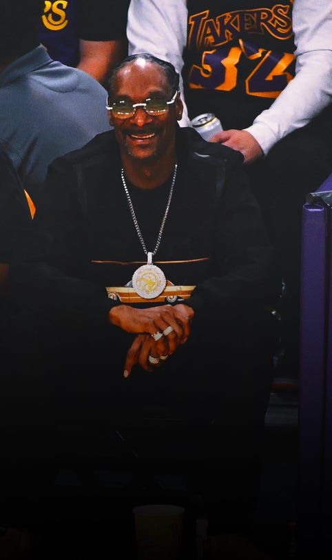 Snoop Dogg becomes lead sponsor of 'Snoop Dogg Arizona Bowl'