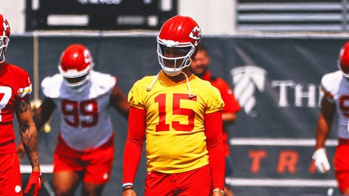 KANSAS CITY CHIEFS Trending Image: Patrick Mahomes impressed by WRs Hollywood Brown, Xavier Worthy at OTAs