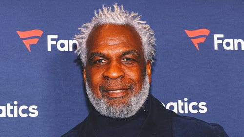 NEW YORK KNICKS Trending Image: Knicks legend Charles Oakley declines invite to MSG: 'They've got to apologize'