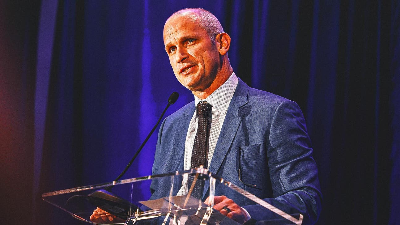 'One, two, three, stay': Inside Dan Hurley's choice to pass on 'once-in-a-lifetime' job