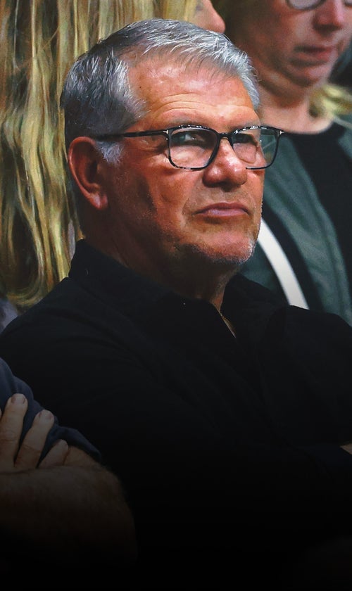 UConn's Geno Auriemma Takes Aim at NCAA Over Women's March Madness Format