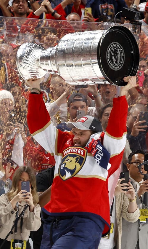 Florida Panthers beat Edmonton Oilers, win first Stanley Cup title