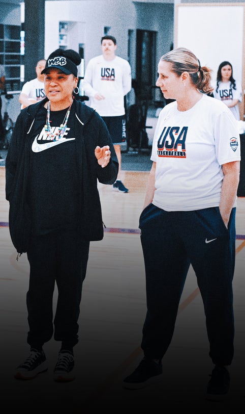 Winner's circle: South Carolina's Dawn Staley and USWNT's Emma Hayes are 'two of a kind'