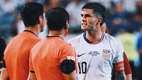 COPA AMERICA Trending Image: Head referee for USA-Uruguay snubs handshake from Christian Pulisic