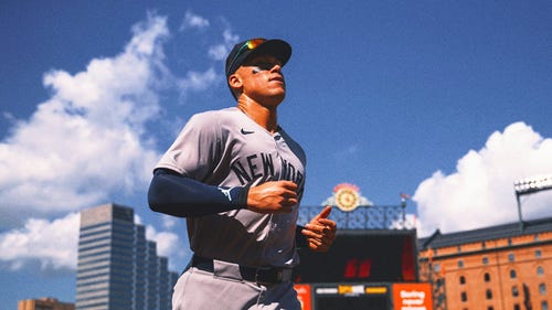 NEW YORK KNICKS Trending Image: Yankees' Aaron Judge, Knicks' Jalen Brunson, Alabama's Jalen Milroe exchange gifts