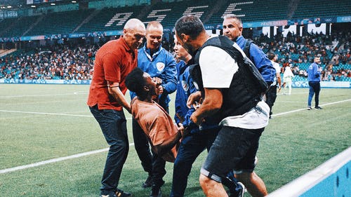 SUMMER OLYMPICS Trending Image: Fan gets on field at U.S. game in another security incident at Olympic men's soccer