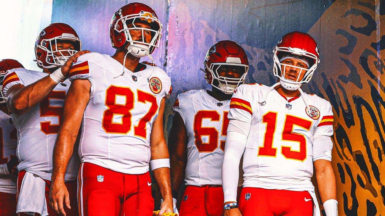 Will Chiefs' offensive burden once again fall on Patrick Mahomes, Travis  Kelce? | FOX Sports